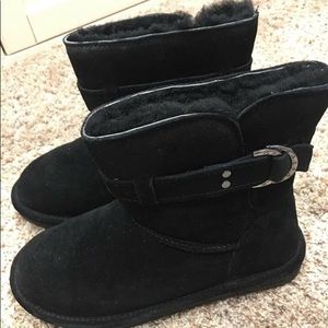 Women’s Bearpaw black boots